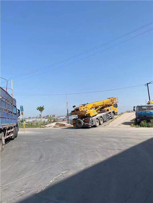 雁江区25吨吊车的租赁价格大概是多少？