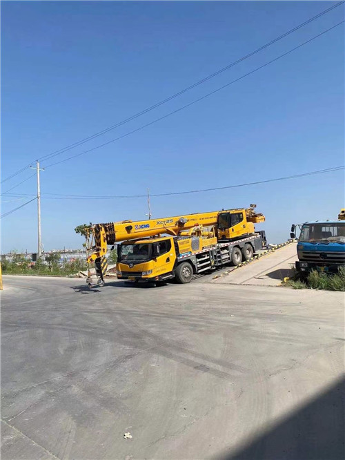 雁江区吊车作业时，可能会产生哪些额外收费项目？