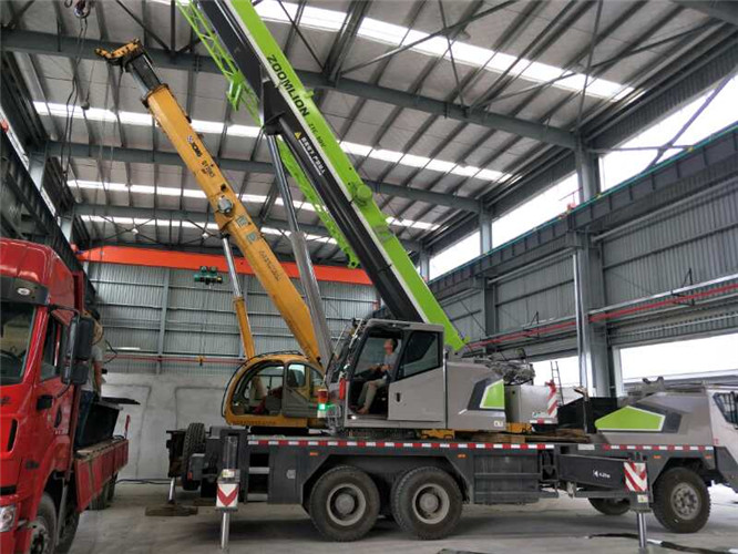 雁江区高空车出租需要注意哪些安全事项？