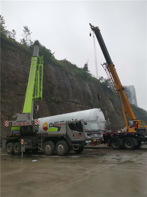 雁江区“不怕风雨冻”—— 吊车的 “恶劣环境适应” 技术
