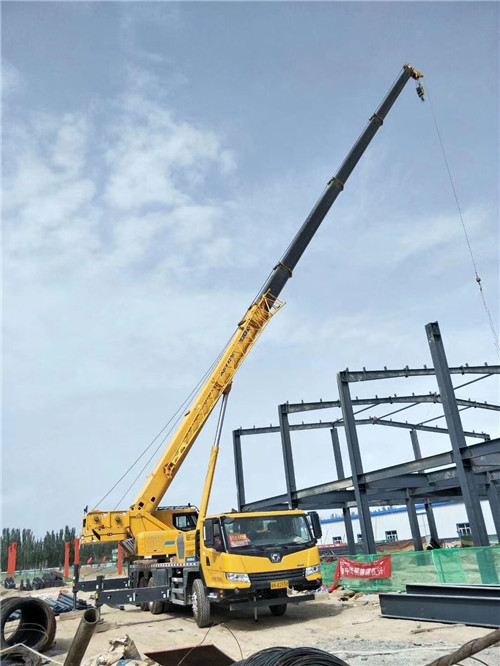 雁江区超高层建筑钢结构吊装案例